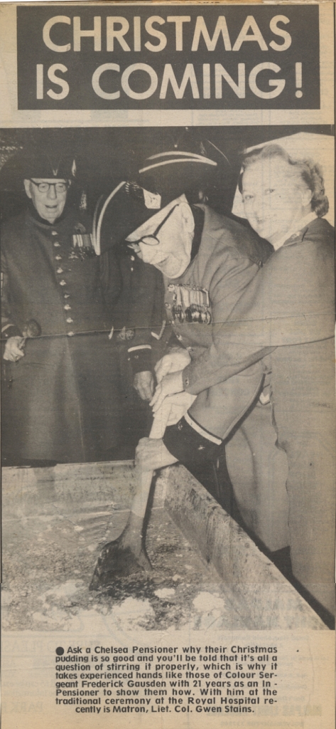 19801121 CHELSEA PENSIONER XMAS CN.jpg